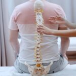 Espalda rígida por cuidar todo el día