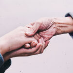 Me siento irritable desde que cuido a mi madre